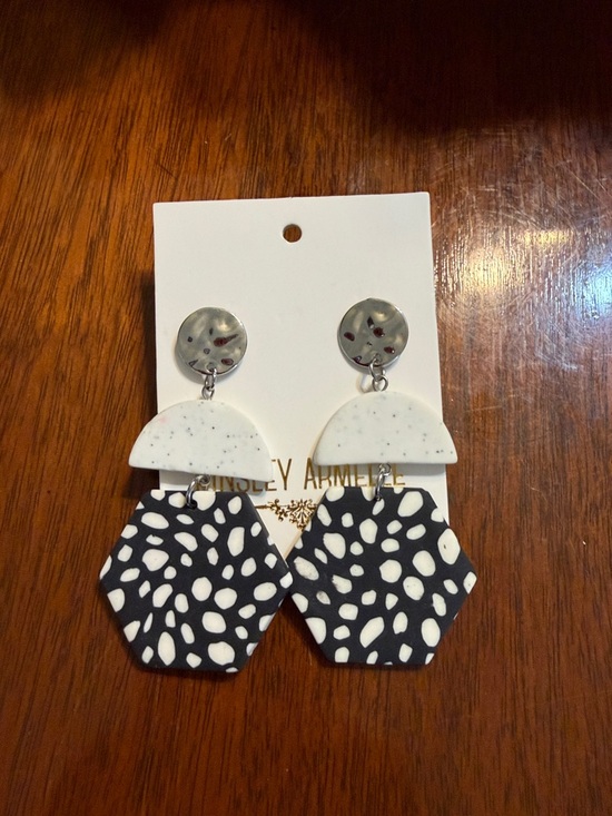 Kinsley Armelle Jewelry - Kinsley Armelle Black & White Speckled Hexagon Drop Earrings